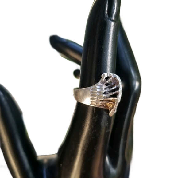 VINTAGE STERLING SILVER BRUTALIST STYLE RING - Picture 2 of 5